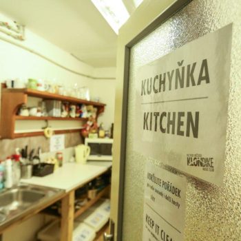 Společná kuchyně v 1. patře Hostel KlonDike